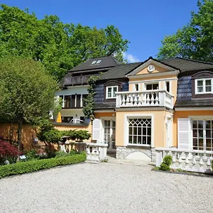  Lodge Yacht- , Und Reisemobilhafen Historisches Fährhaus Wendenschloss Deutschland